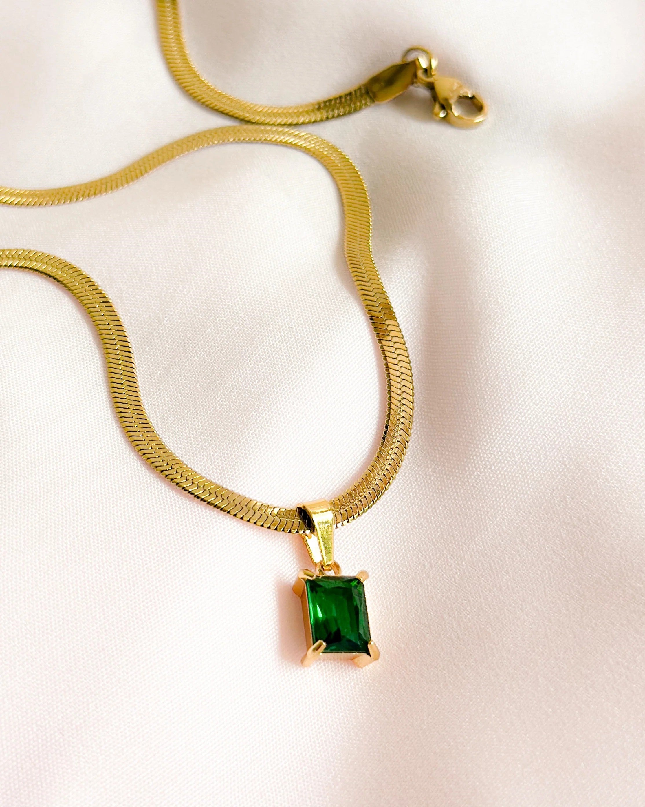 Emerald Green Stone™ Necklace